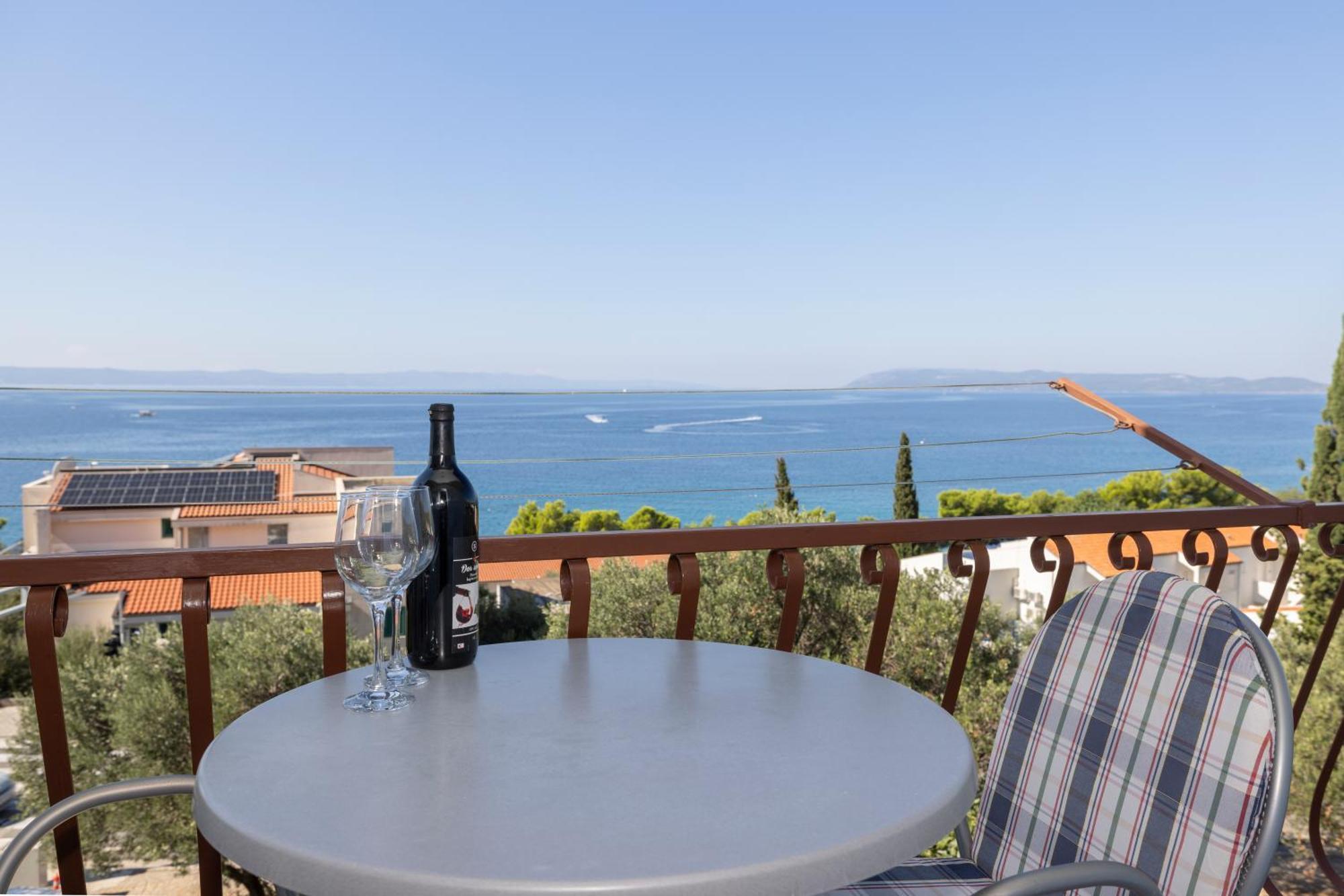 Apartmani Marta Tucepi Bagian luar foto
