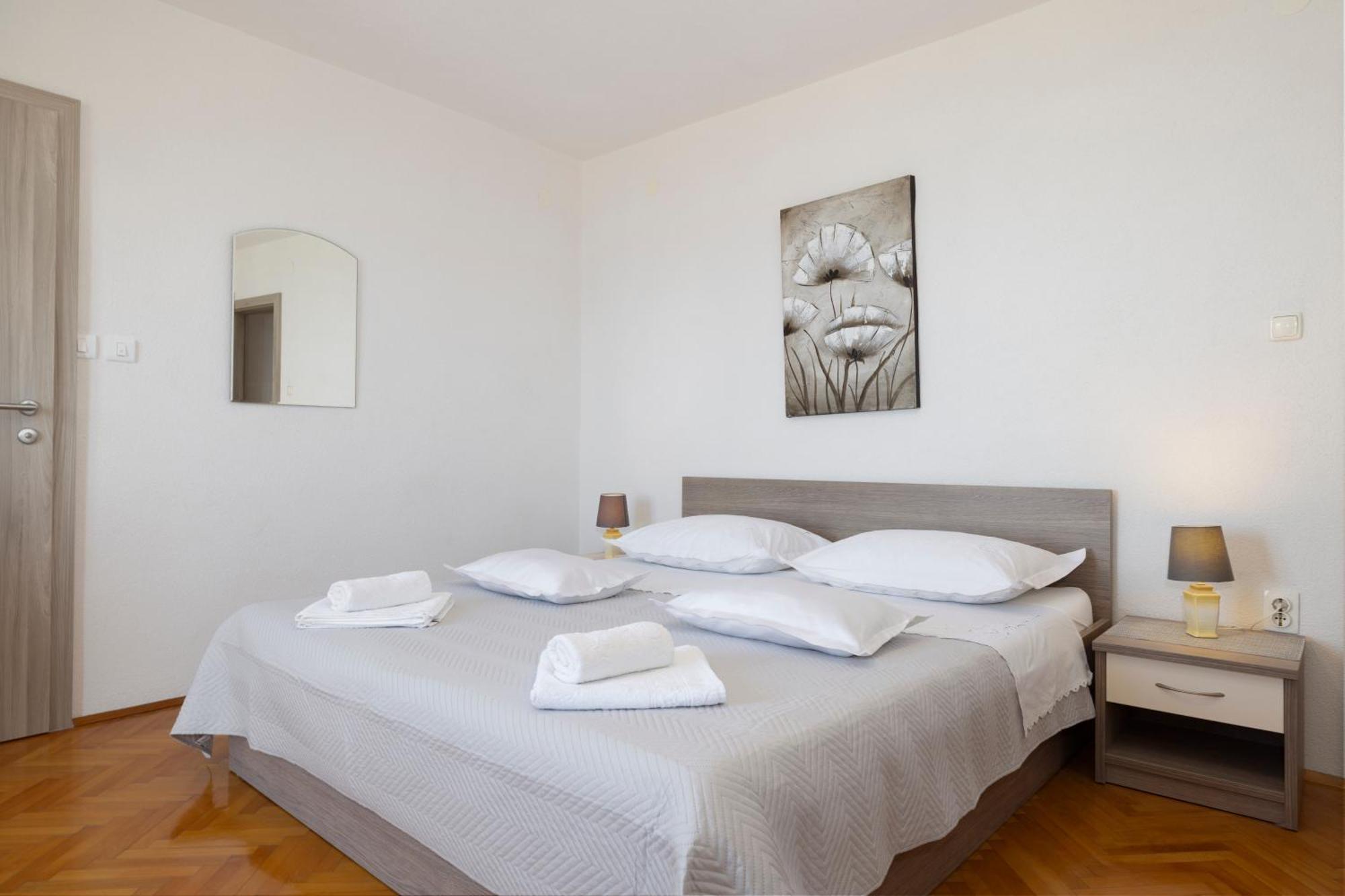 Apartmani Marta Tucepi Bagian luar foto