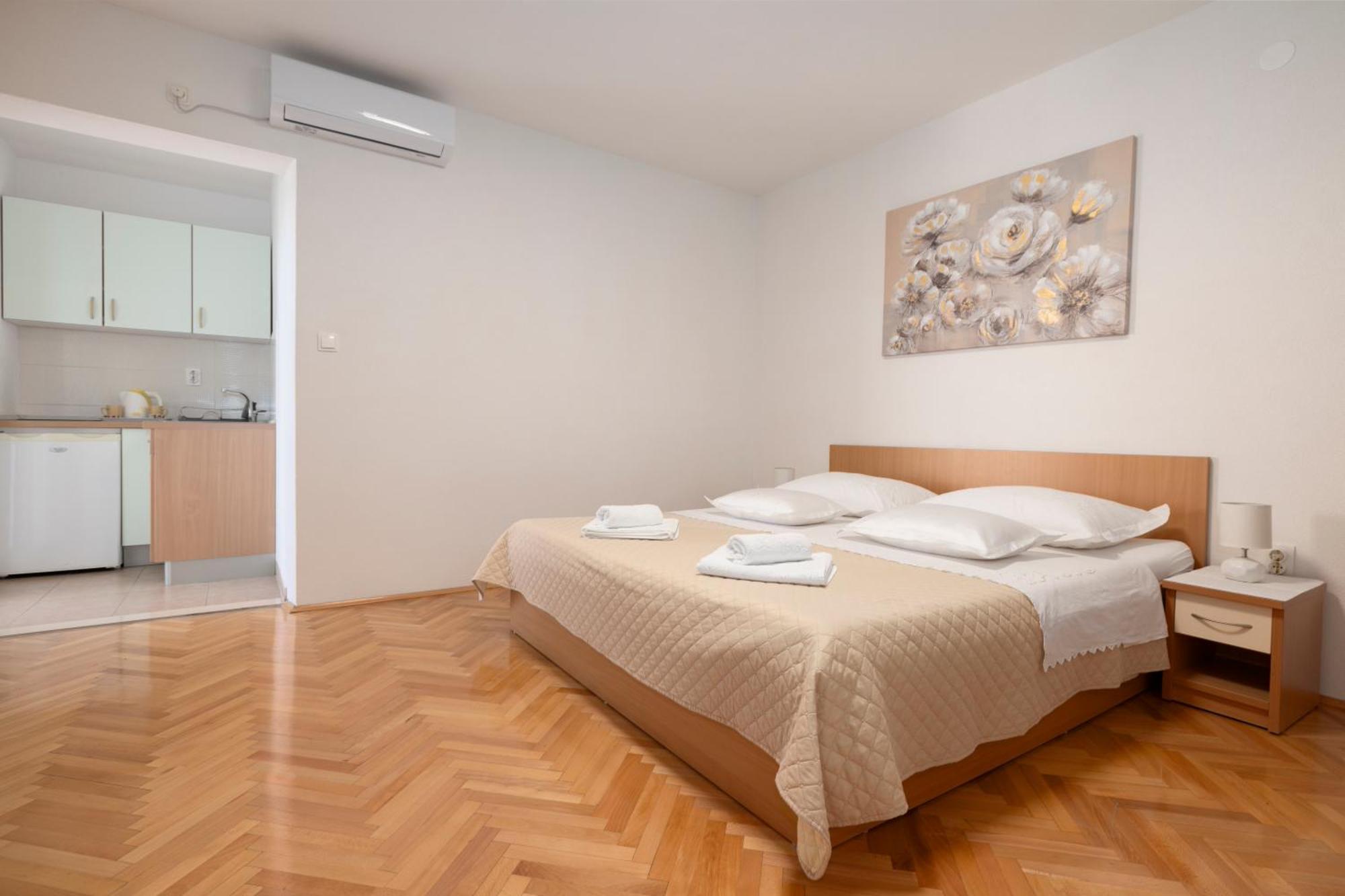 Apartmani Marta Tucepi Bagian luar foto
