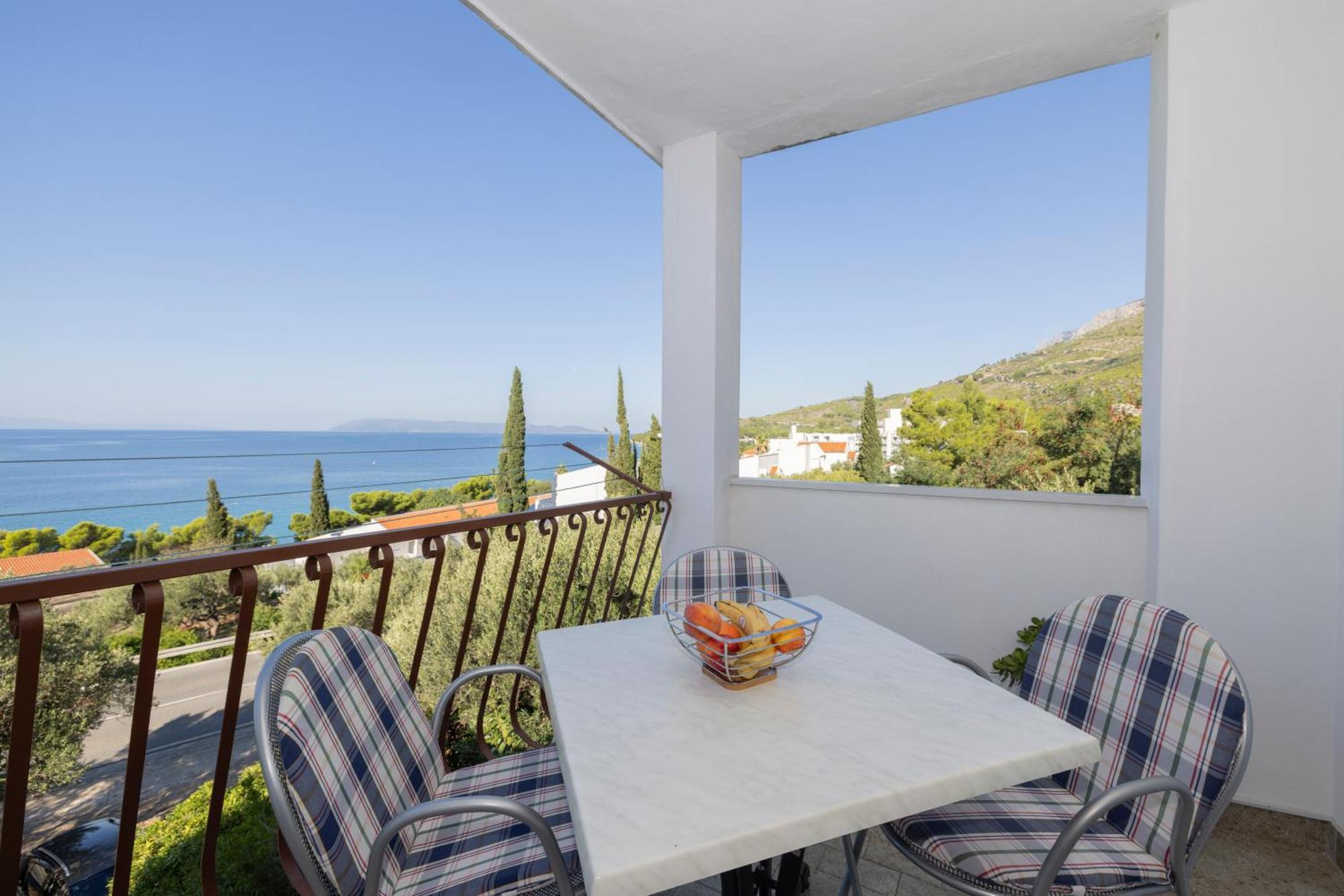 Apartmani Marta Tucepi Bagian luar foto