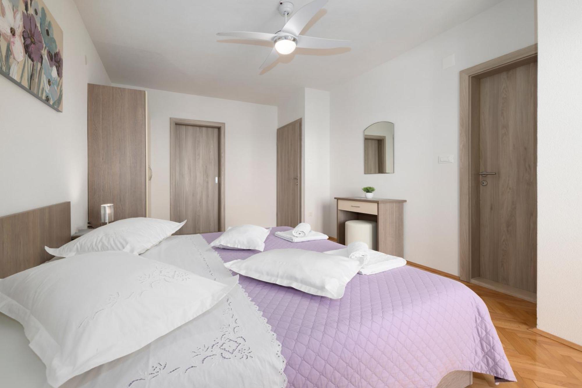 Apartmani Marta Tucepi Bagian luar foto