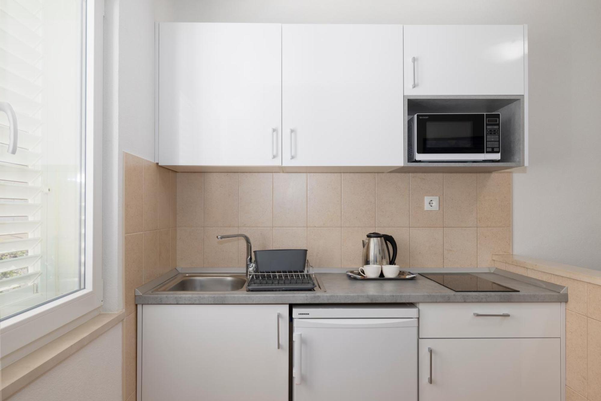 Apartmani Marta Tucepi Bagian luar foto