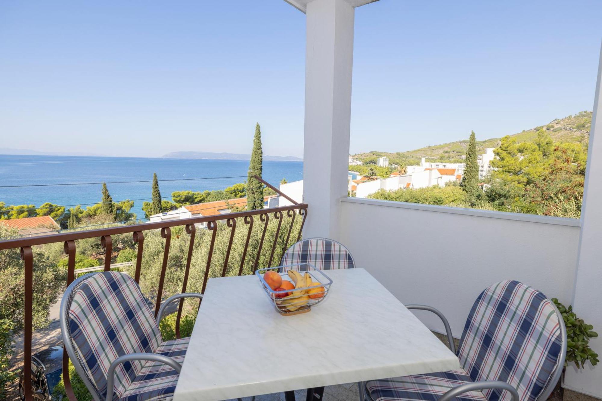 Apartmani Marta Tucepi Bagian luar foto