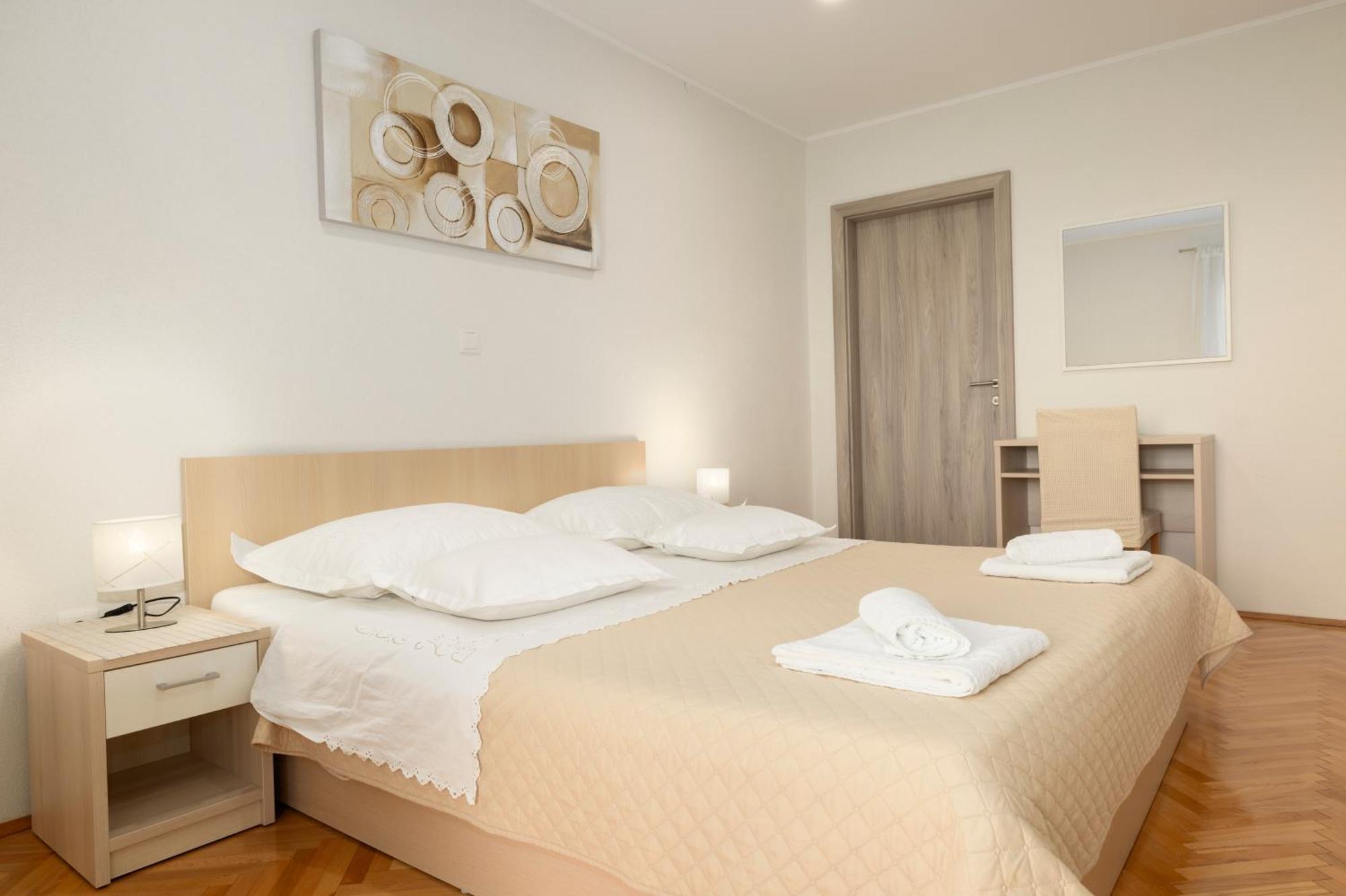 Apartmani Marta Tucepi Bagian luar foto