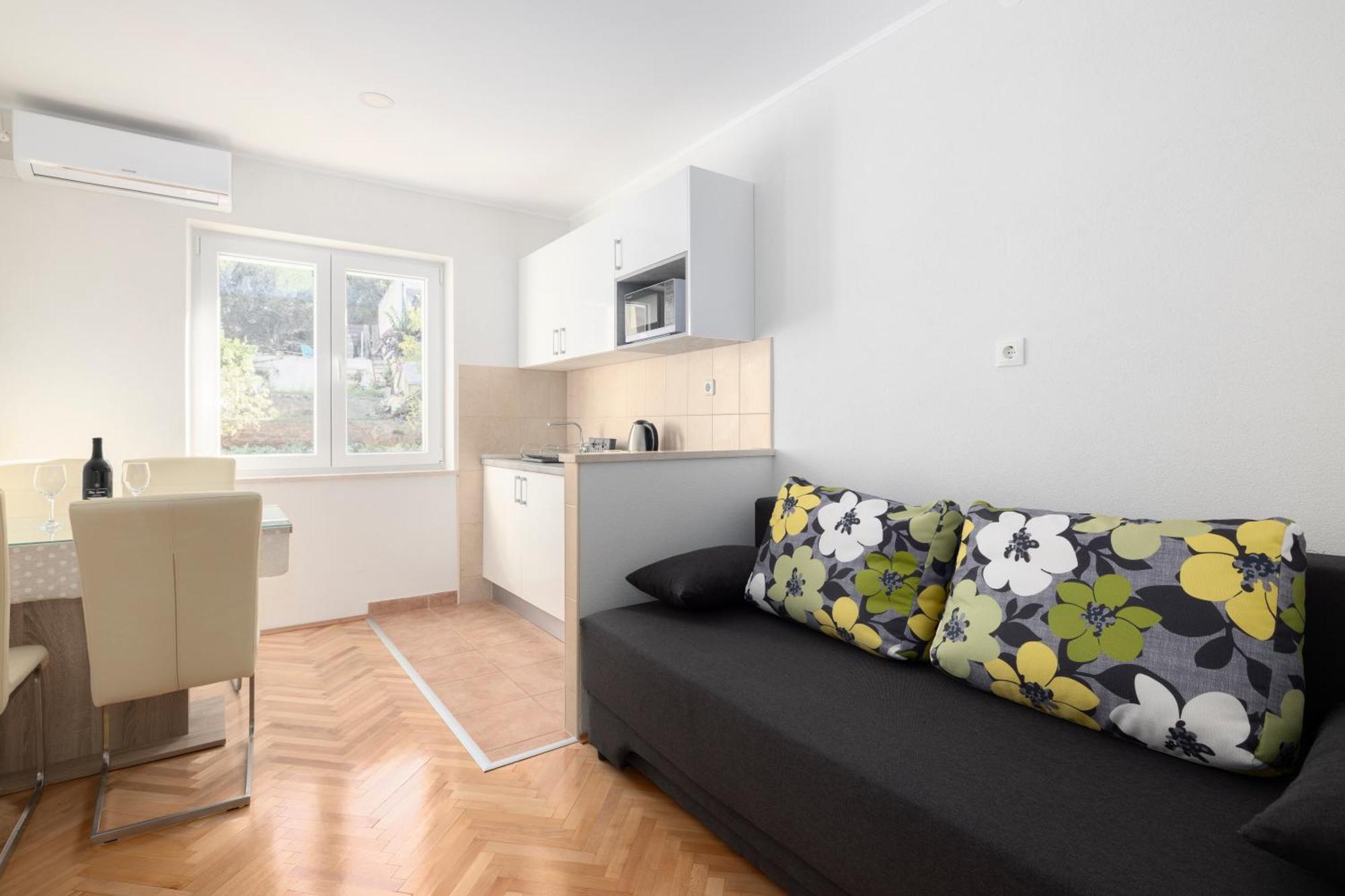Apartmani Marta Tucepi Bagian luar foto