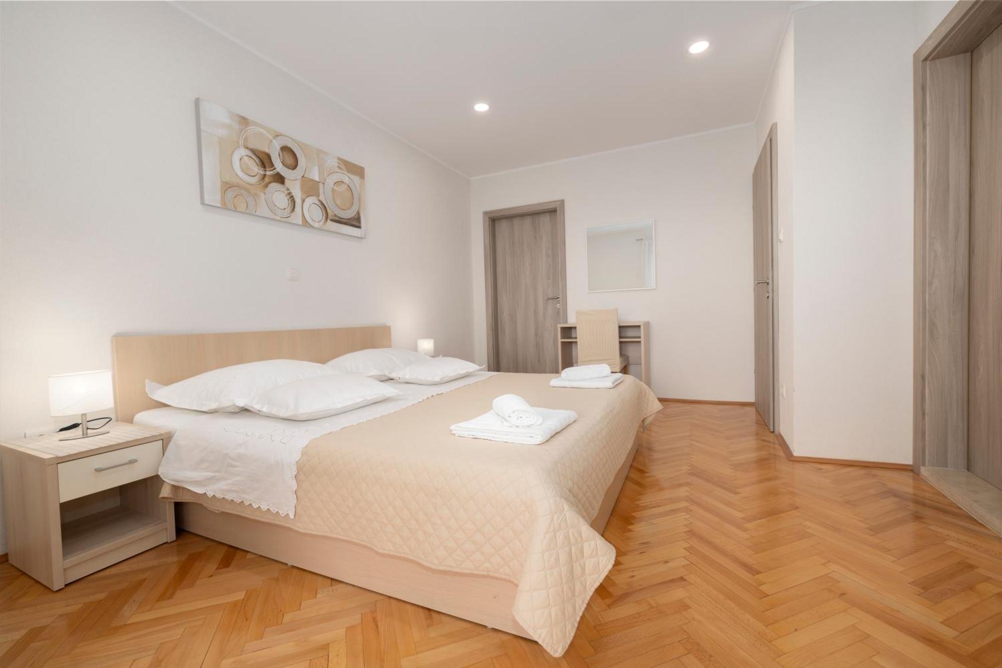 Apartmani Marta Tucepi Bagian luar foto
